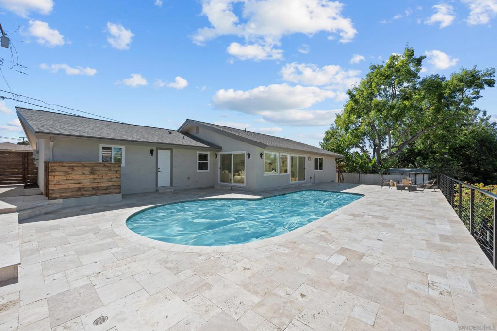 Del Cerro - Residential