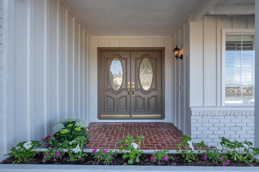 1340 Manzanita Drive