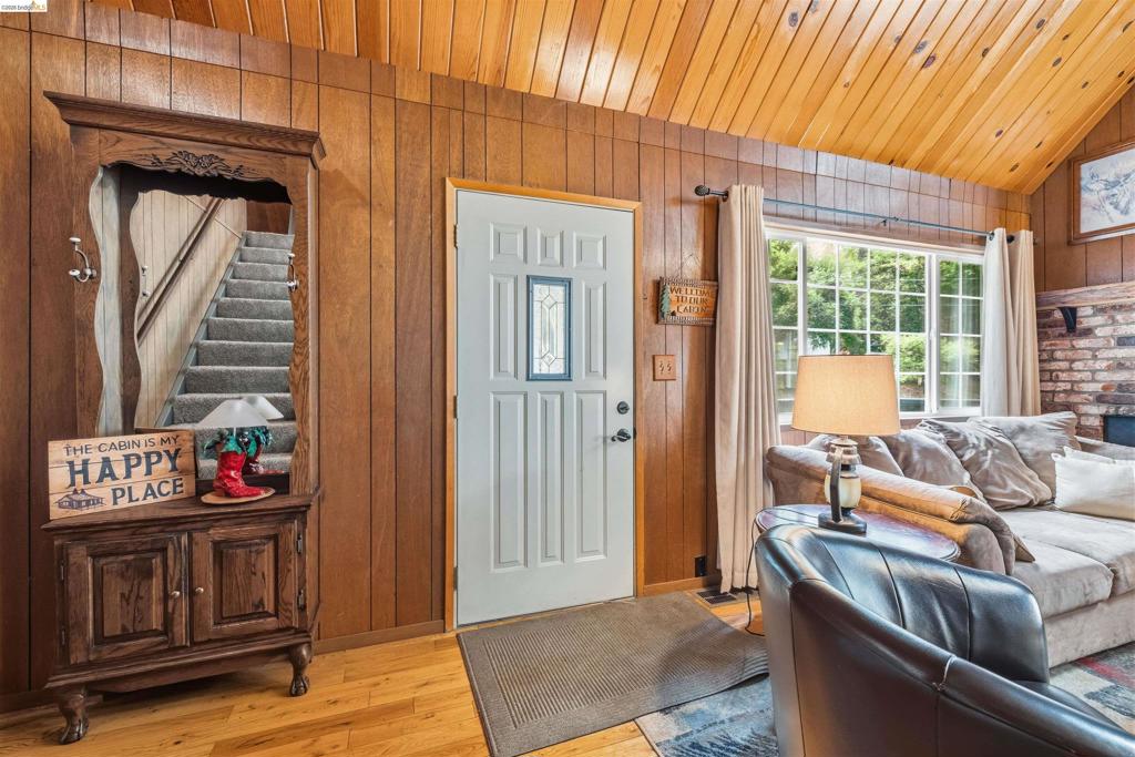 21816 Feather River Dr