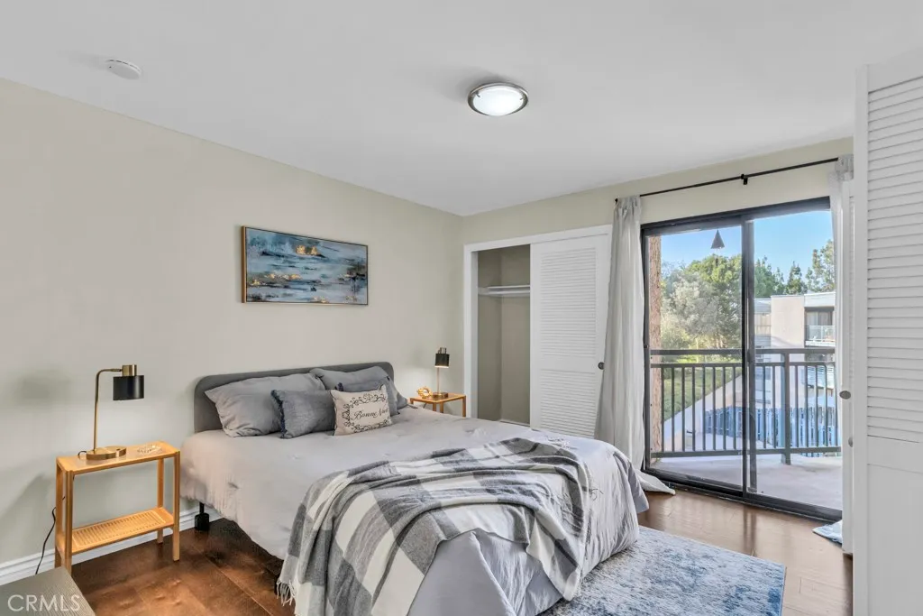 Los Angeles, California 90042, United States, 2 Bedrooms Bedrooms, ,1 BathroomBathrooms,Residential,Active,196042