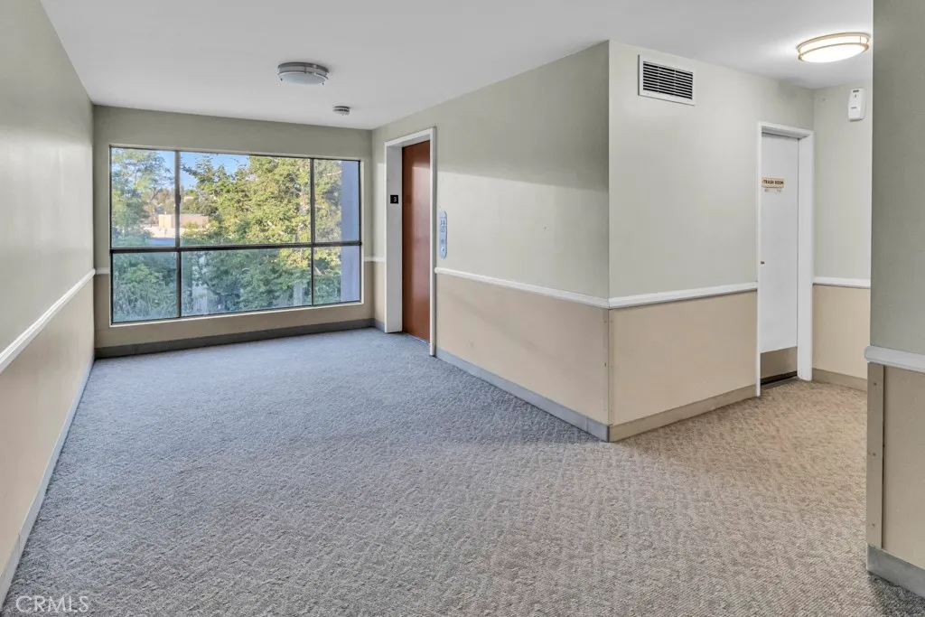 Los Angeles, California 90042, United States, 2 Bedrooms Bedrooms, ,1 BathroomBathrooms,Residential,Active,196042