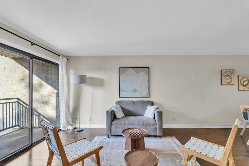 Los Angeles, California 90042, United States, 2 Bedrooms Bedrooms, ,1 BathroomBathrooms,Residential,Active,196042