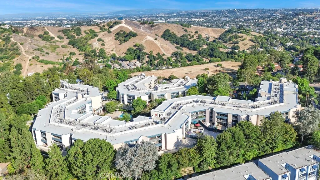 Los Angeles, California 90042, United States, 2 Bedrooms Bedrooms, ,1 BathroomBathrooms,Residential,Active,196042