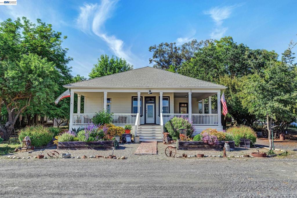 8201 Highland Rd