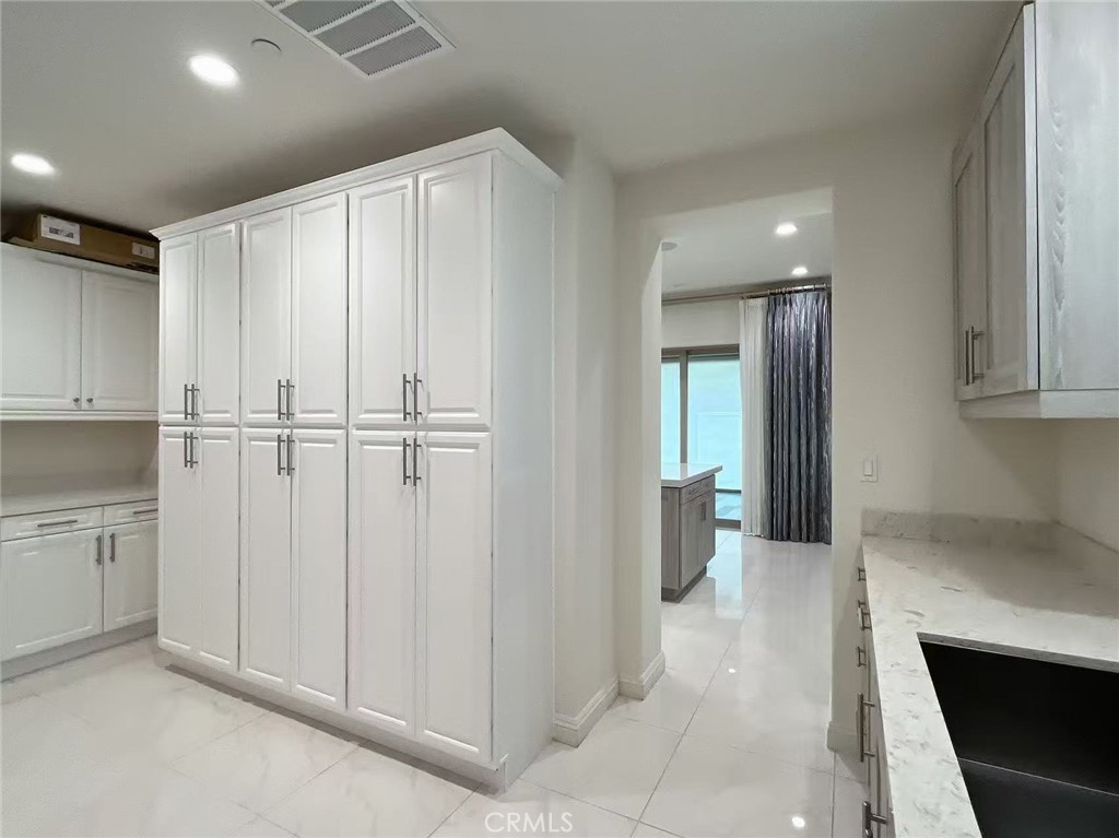 The Oaks - Residential Lease