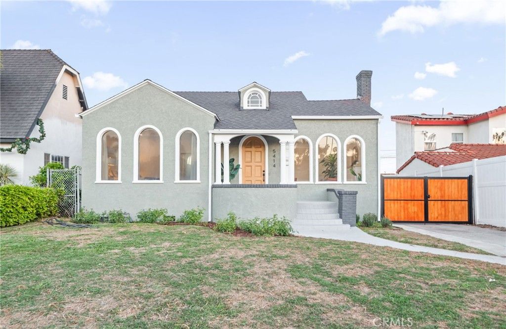 Photo of 5414 Hillcrest Dr, Los Angeles, CA 90043 (MLS # DW25271172)