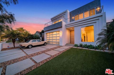 Photo of 6356 W 5th Street, Los Angeles, CA 90048 (MLS # 26665497)