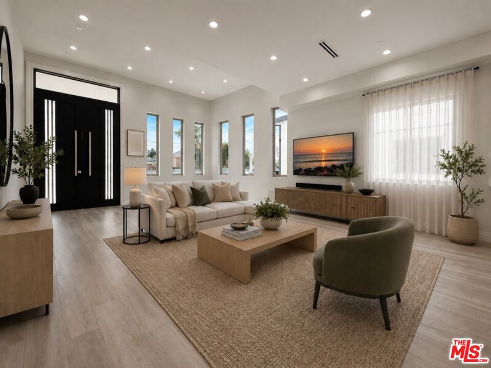 6723 Sunnyslope Avenue, Van Nuys CA 91401