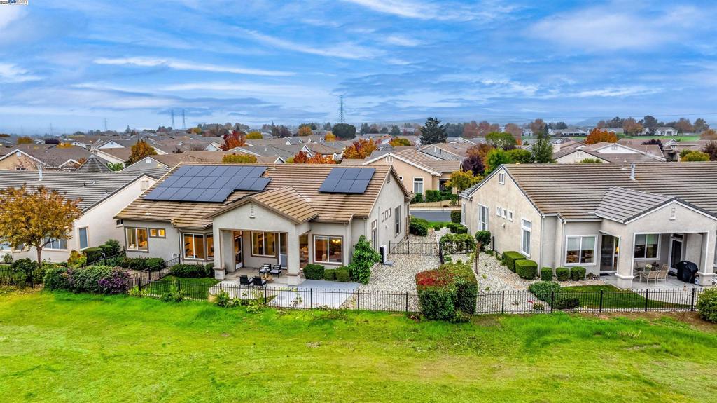 SUMMERSET 3 - Residential