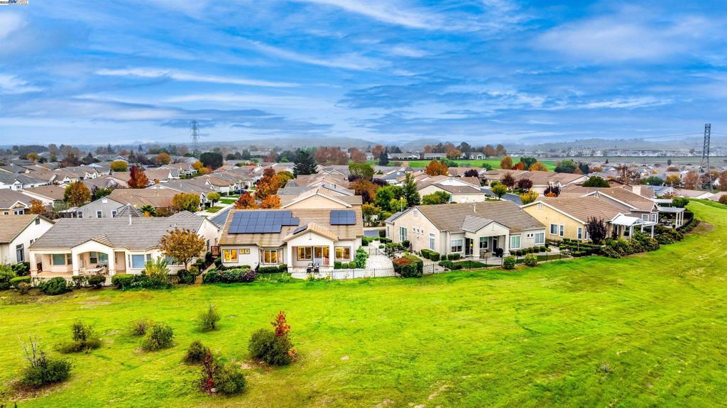 SUMMERSET 3 - Residential