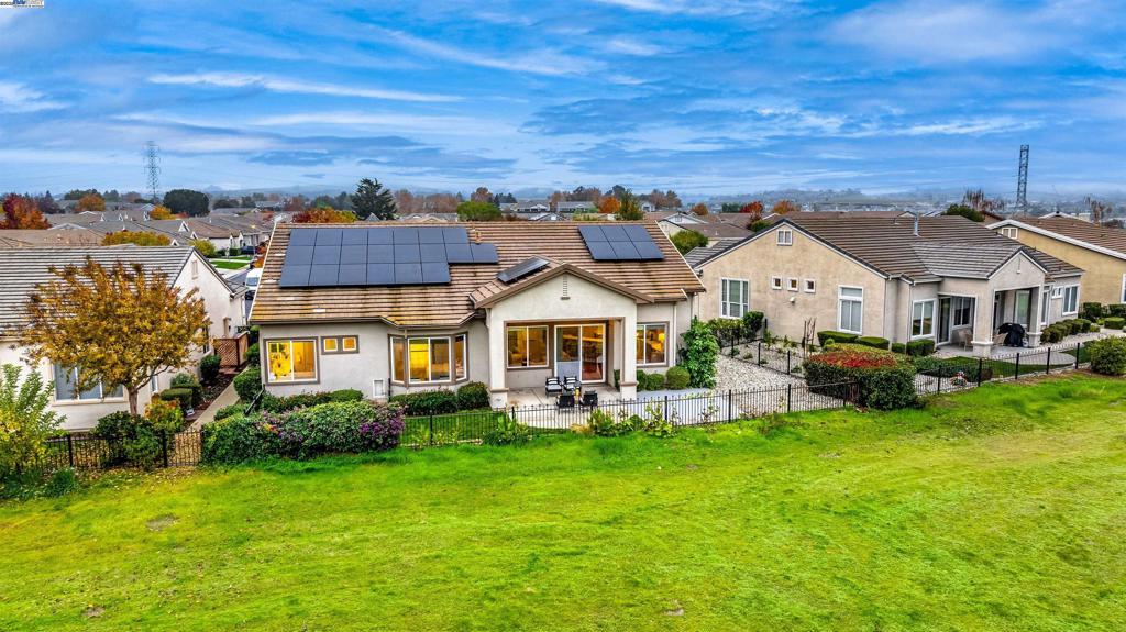 SUMMERSET 3 - Residential