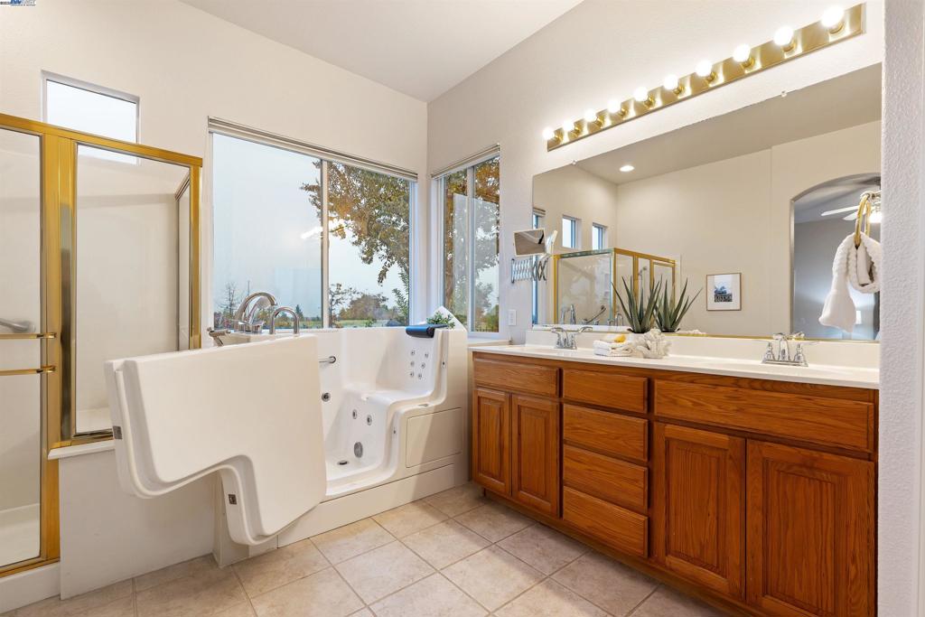 SUMMERSET 3 - Residential