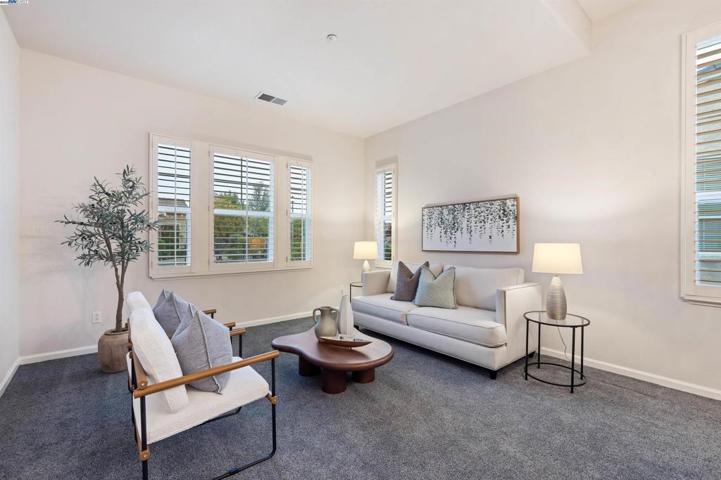 SUMMERSET 3 - Residential