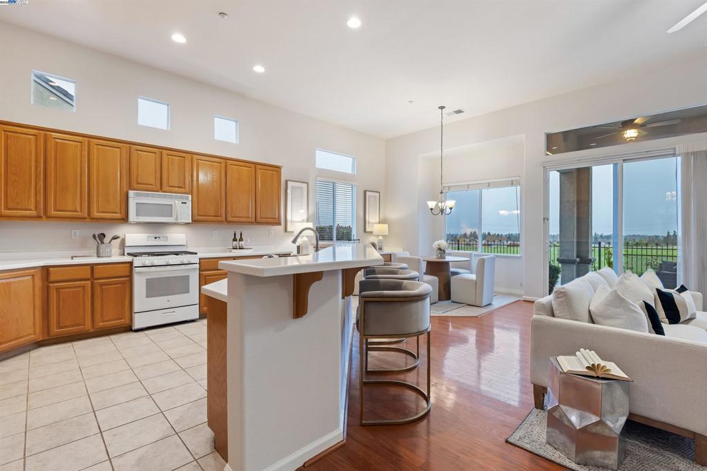 SUMMERSET 3 - Residential