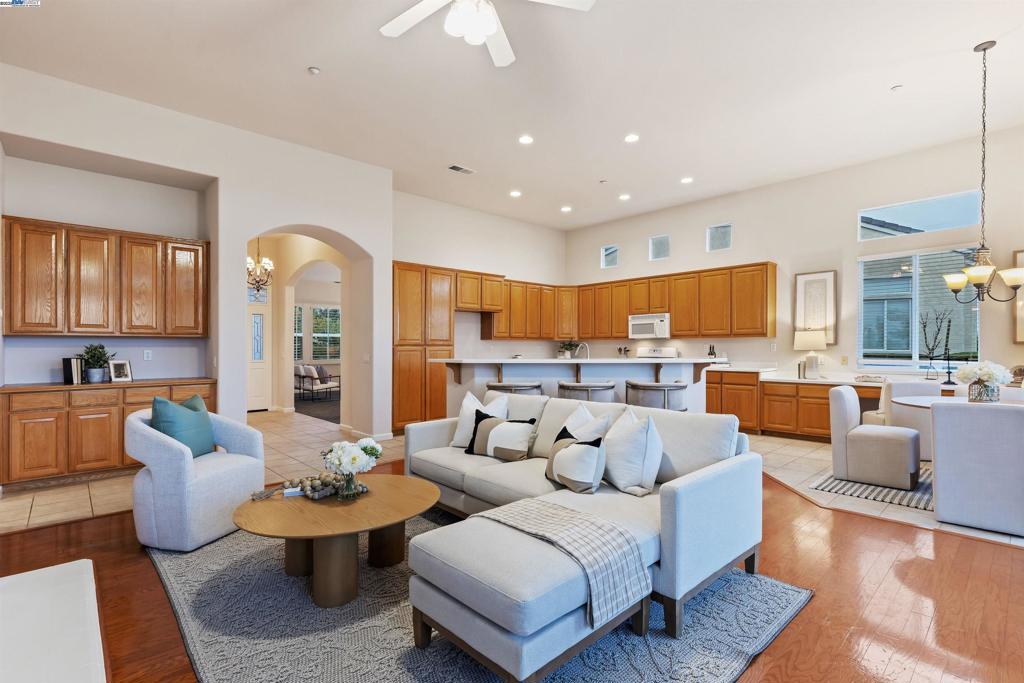 SUMMERSET 3 - Residential