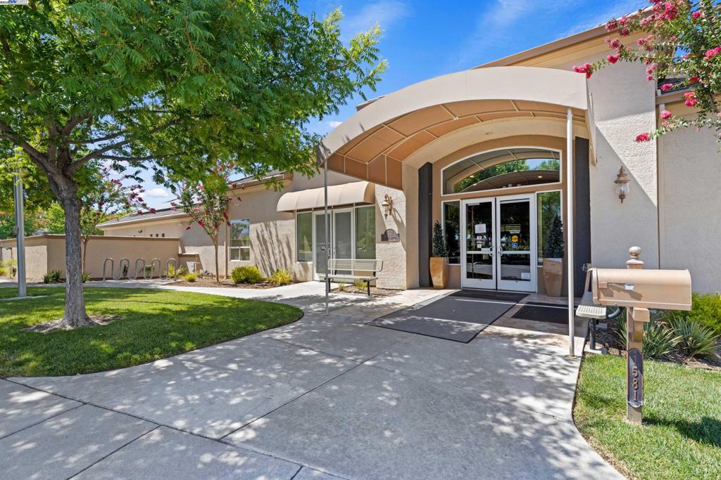 SUMMERSET 3 - Residential