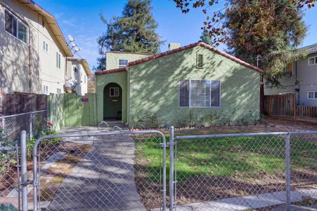 listing image 130728557720392997425