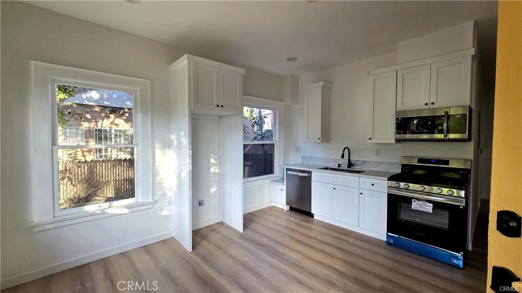 1034 Beacon