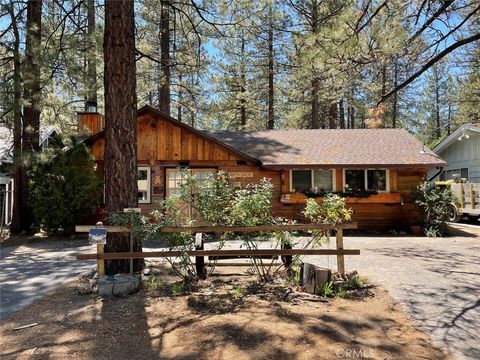 Photo of 925 Anita Avenue, Big Bear, CA 92314 (MLS # IG26025965)