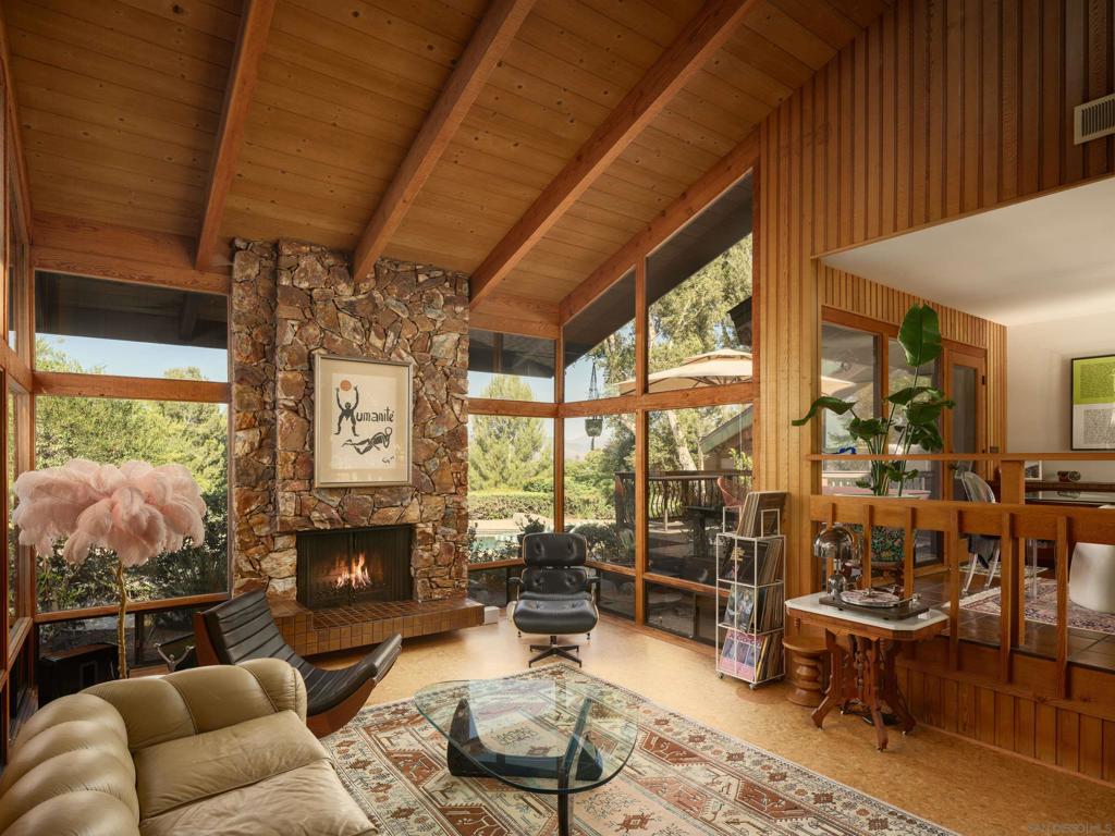 5021 Bluff Place