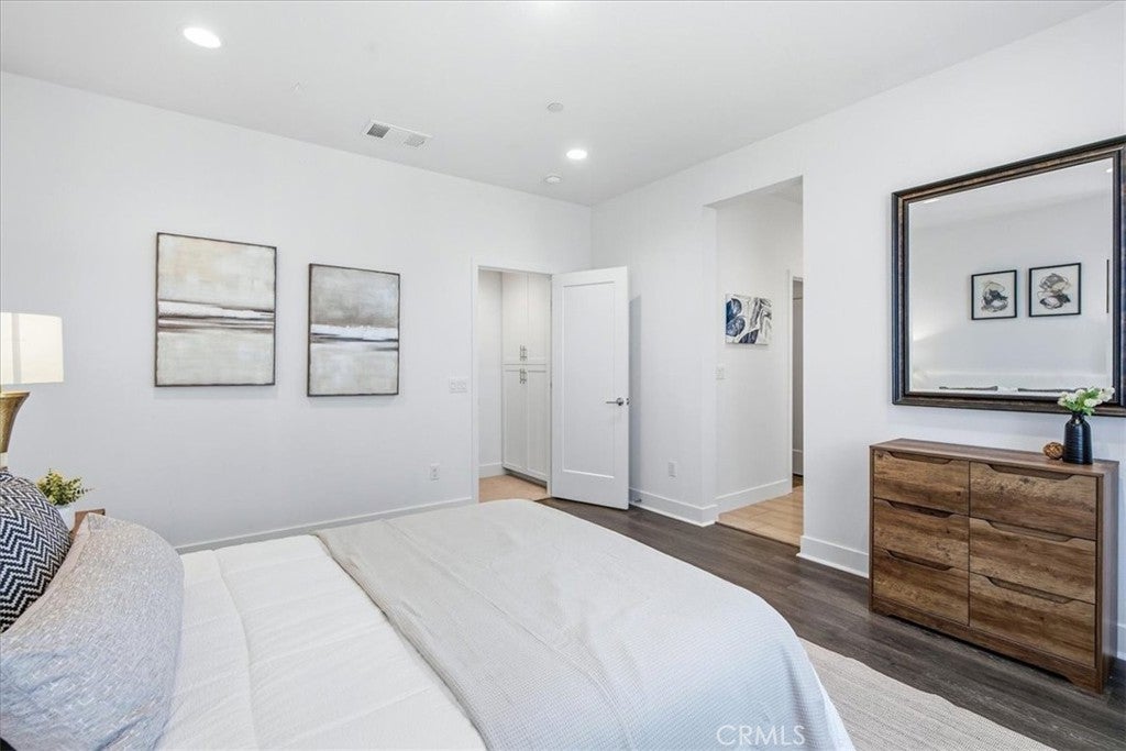 142 Allusion, Irvine CA 92618 - Photo 25