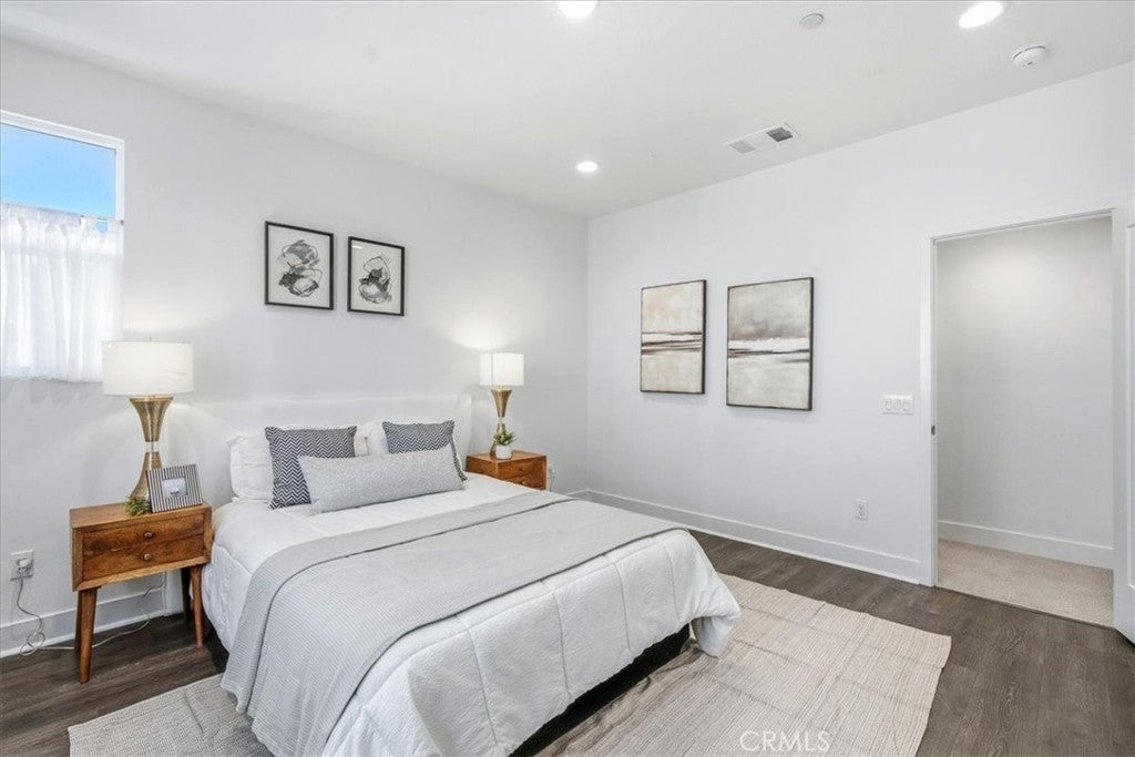 142 Allusion, Irvine CA 92618 - Photo 26