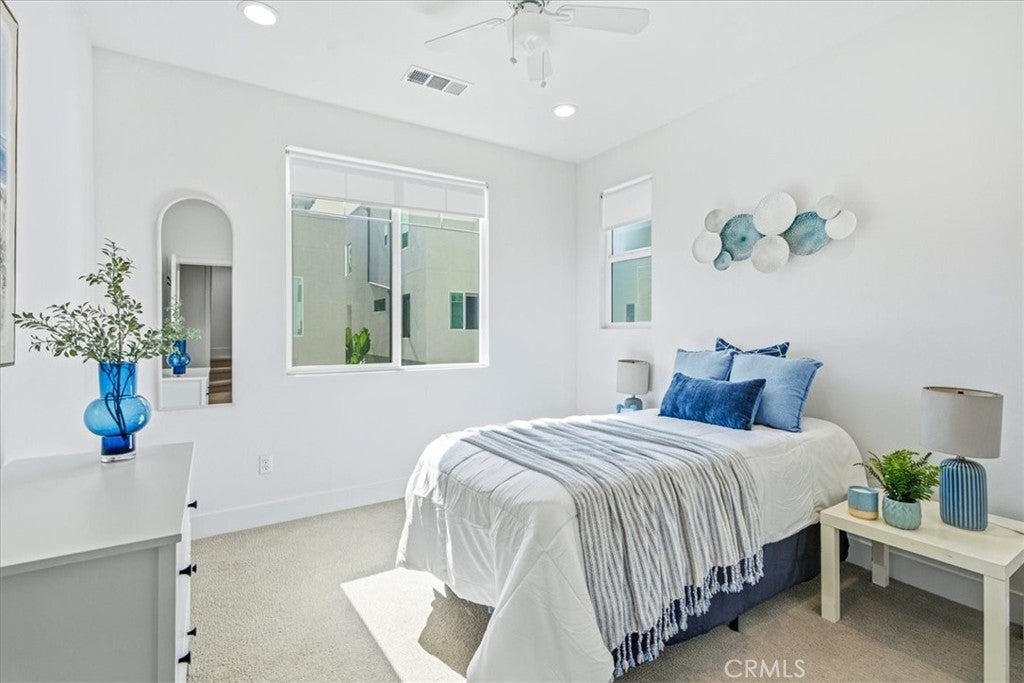 142 Allusion, Irvine CA 92618 - Photo 18