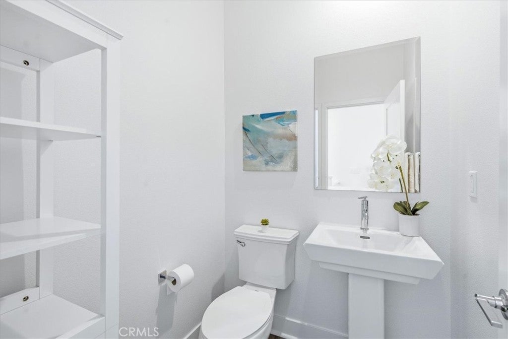 142 Allusion, Irvine CA 92618 - Photo 33