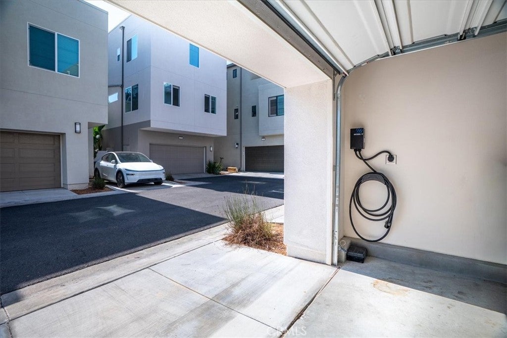 142 Allusion, Irvine CA 92618 - Photo 38