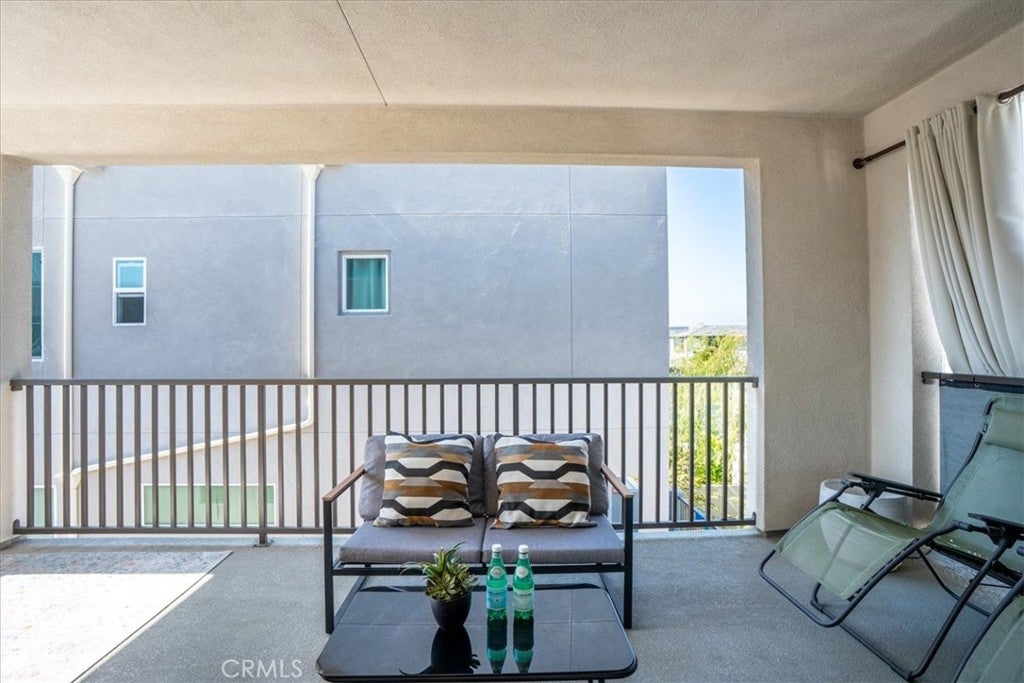 142 Allusion, Irvine CA 92618 - Photo 34