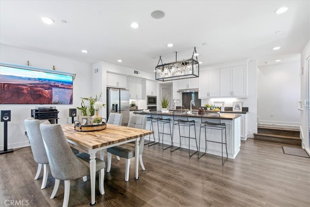 142 Allusion, Irvine CA 92618 - Photo 4
