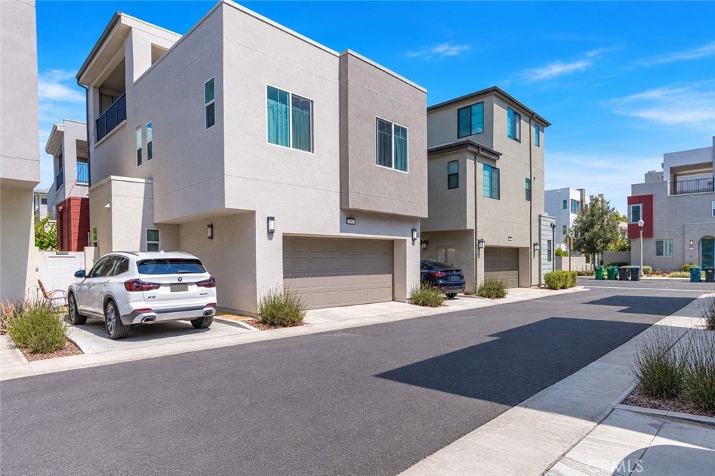 142 Allusion, Irvine CA 92618 - Photo 41