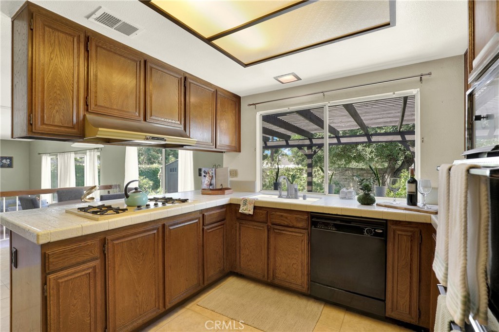 Award (Magnolia & Ellis) (AWAR) - Residential