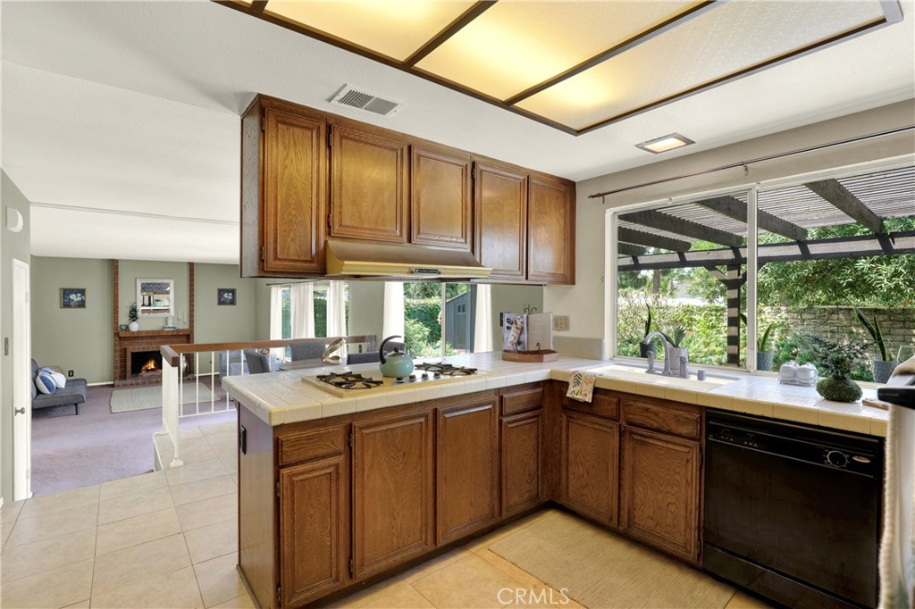 Award (Magnolia & Ellis) (AWAR) - Residential