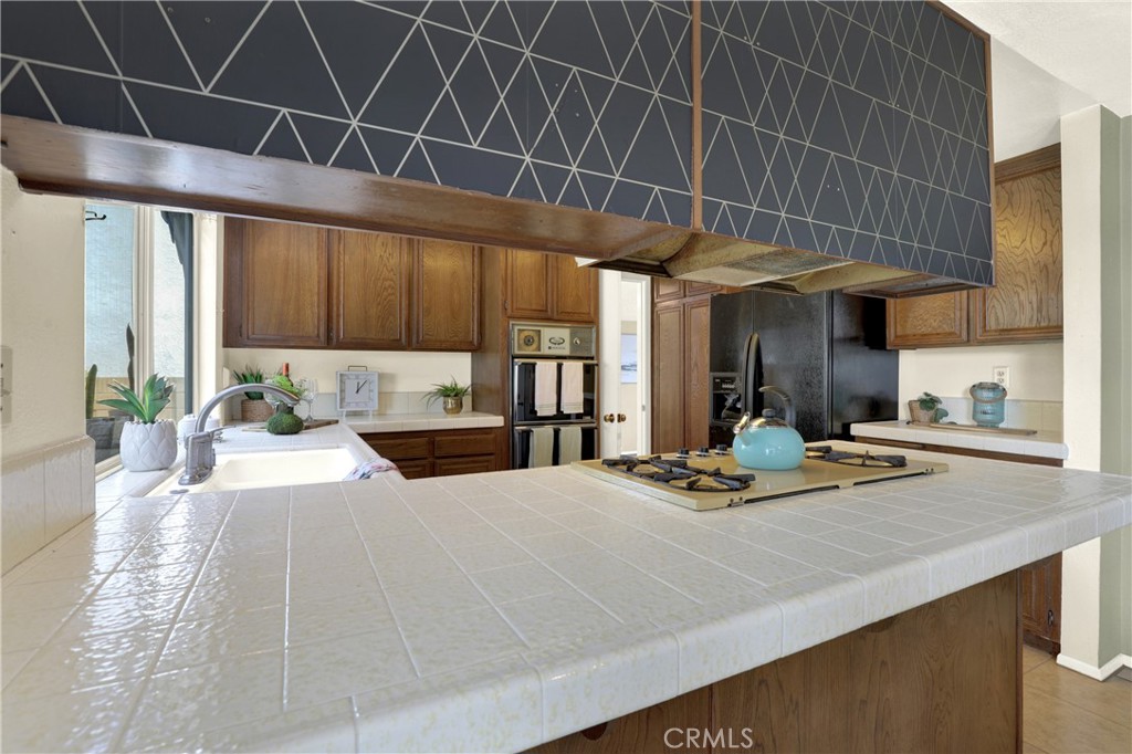 Award (Magnolia & Ellis) (AWAR) - Residential