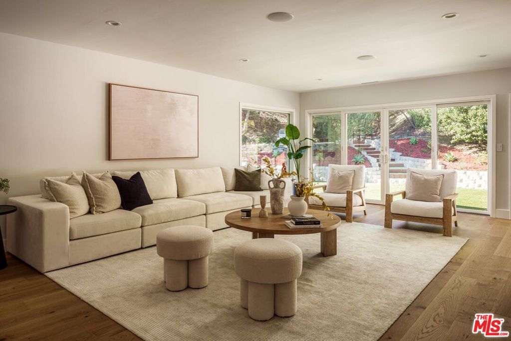 Photo of 4031 Deerhorn Drive, Sherman Oaks, CA 91403 (MLS # 25618039)