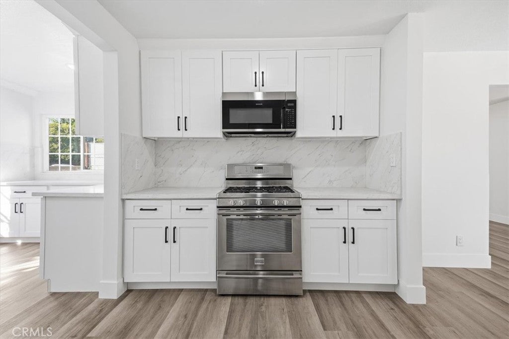 318 E Gladstone