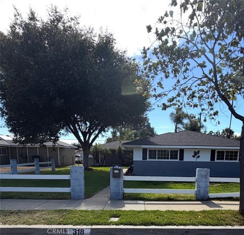 Photo of 318 E Gladstone ST, San Dimas, CA 91773 (MLS # MB26226520)