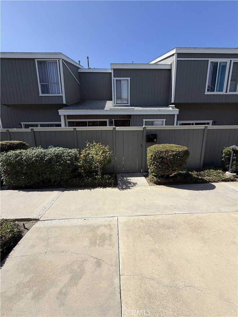 Photo of 2720 W Segerstrom AVE #C, Santa Ana, CA 92704 (MLS # OC26214919)