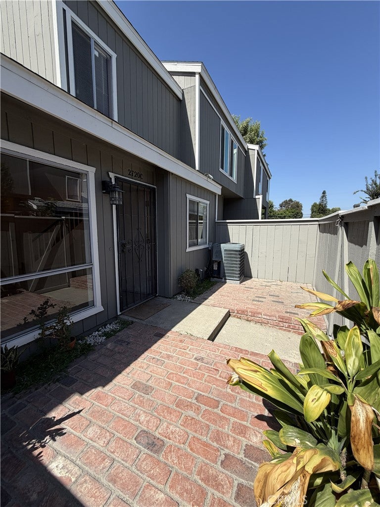 Photo of 2720 W Segerstrom AVE #C, Santa Ana, CA 92704 (MLS # OC26214919)