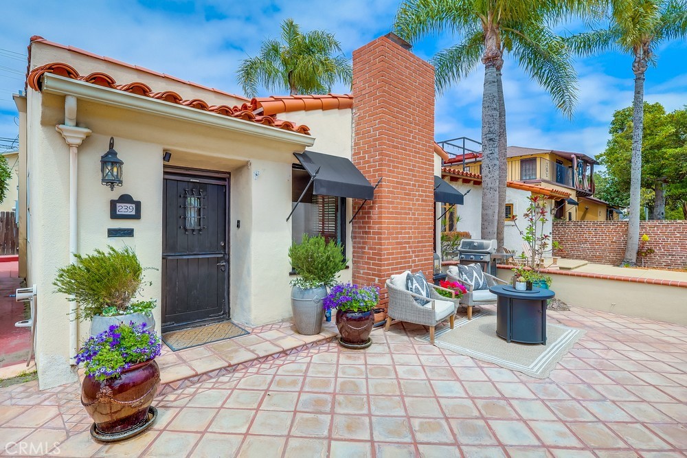 239 Granada Ave