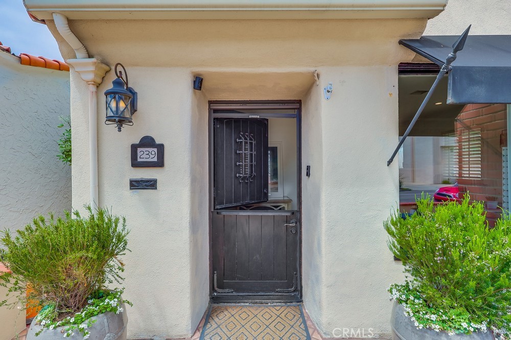 239 Granada Ave