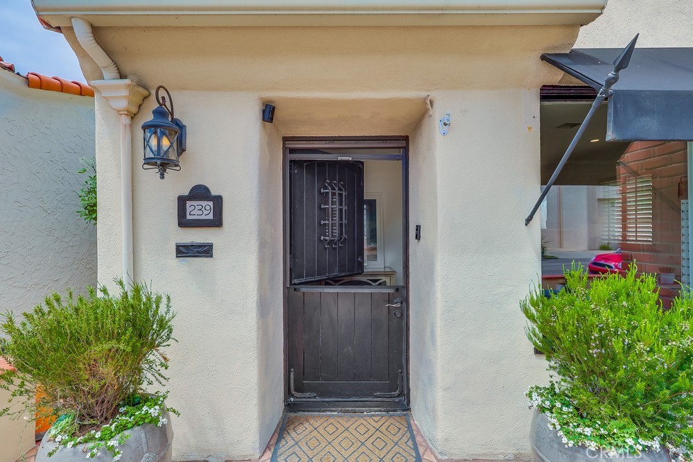 239 Granada Ave
