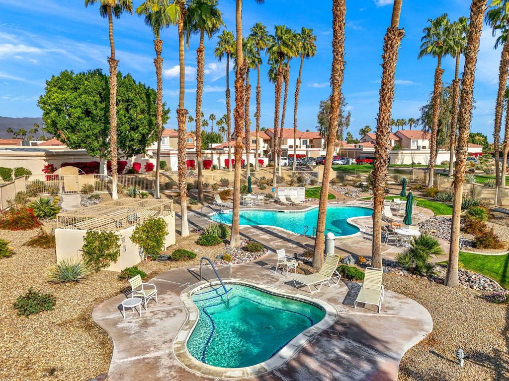 Palm Royale - Residential