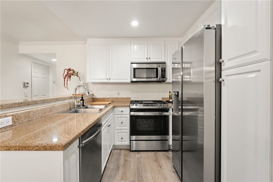 5535 Canoga Avenue 221