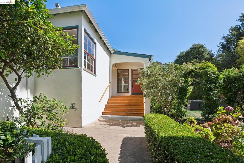 929 Contra Costa Ave