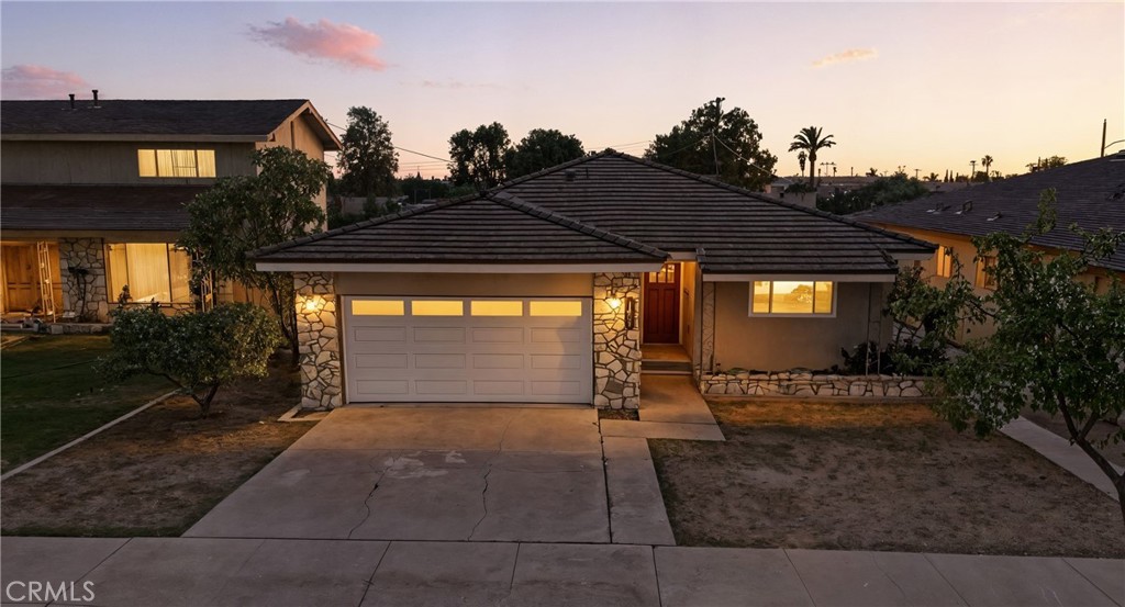 1401 W Beverly Terrace