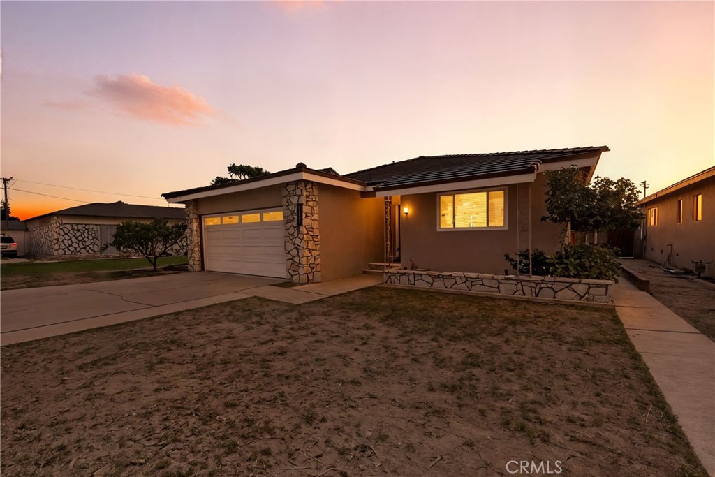 1401 W Beverly Terrace