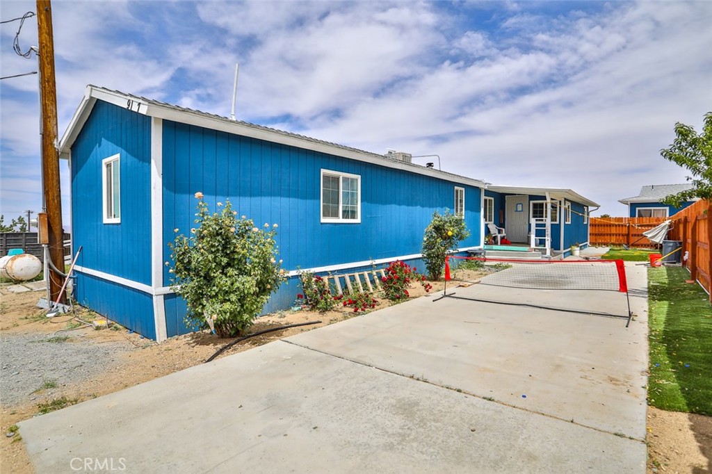 9127 Holiday Lane