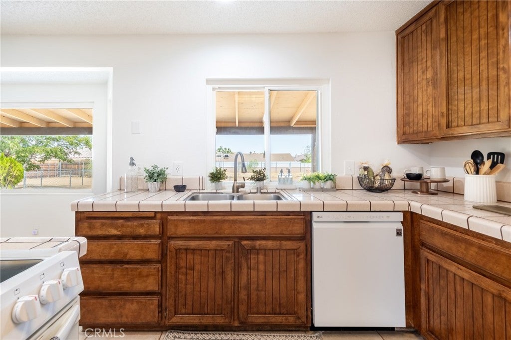 57944 Ivanhoe Drive